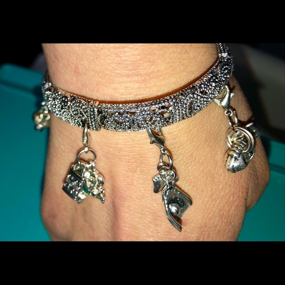 Charm bracelet - Picture 3 of 8